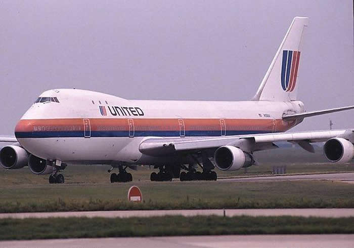 united airlines boeing 747-100