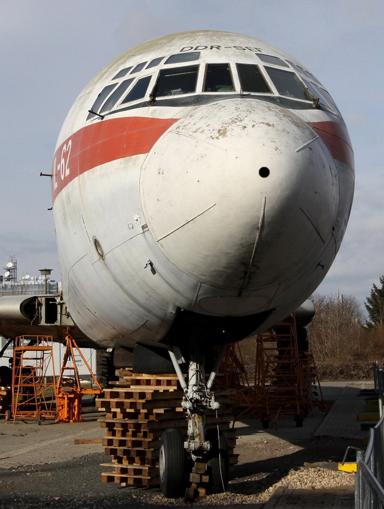 Ilyushin Il-62 Rotting Away