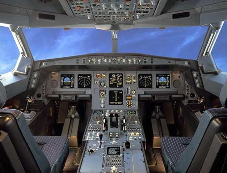 Airbus A330 Cockpit Photo
