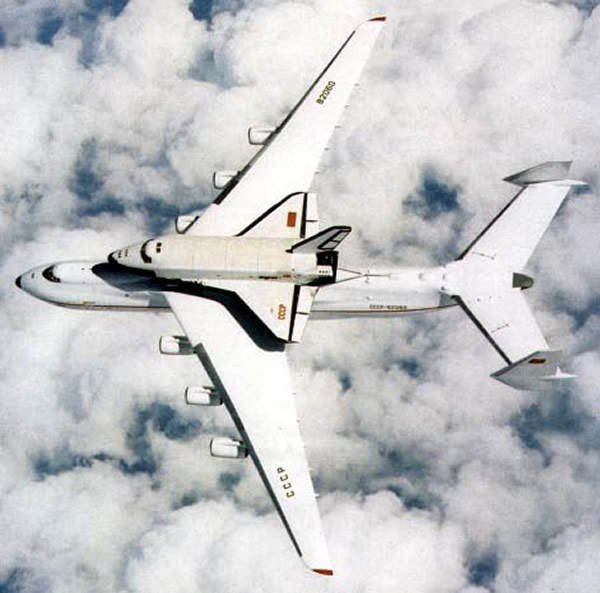 an-225 with buran shuttle on top
