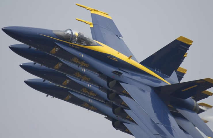 blue angels flying in formation