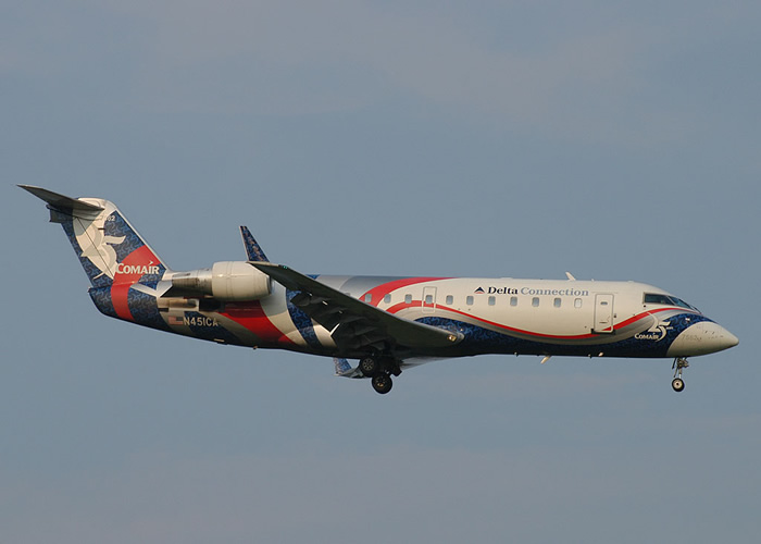 Comair Delta connection CRJ-100 Airliner