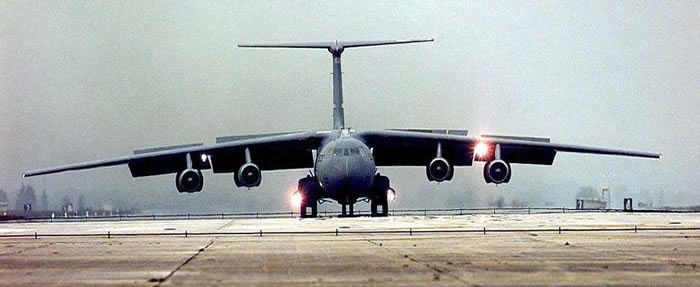 c141 landing with speed brake and flaps down