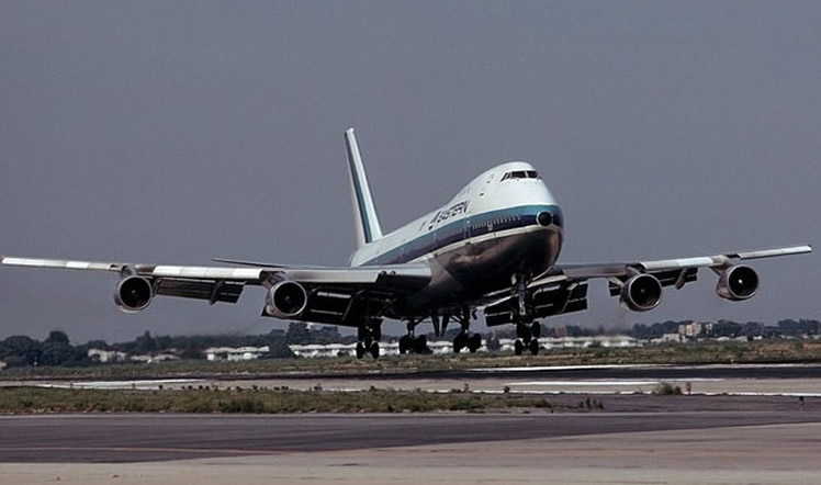 eastern airlines boeing 747 airliner