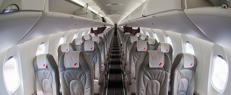 crj 1000 regional jet cabin