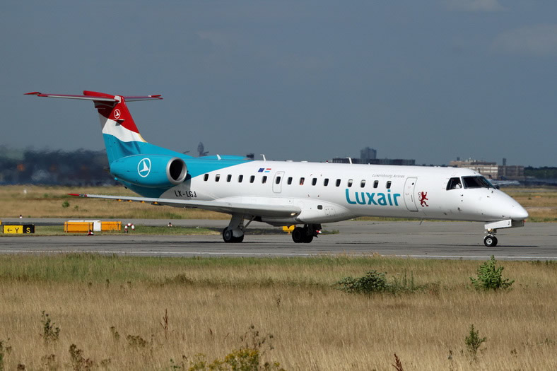 embraer erj145 jet luxair airlines